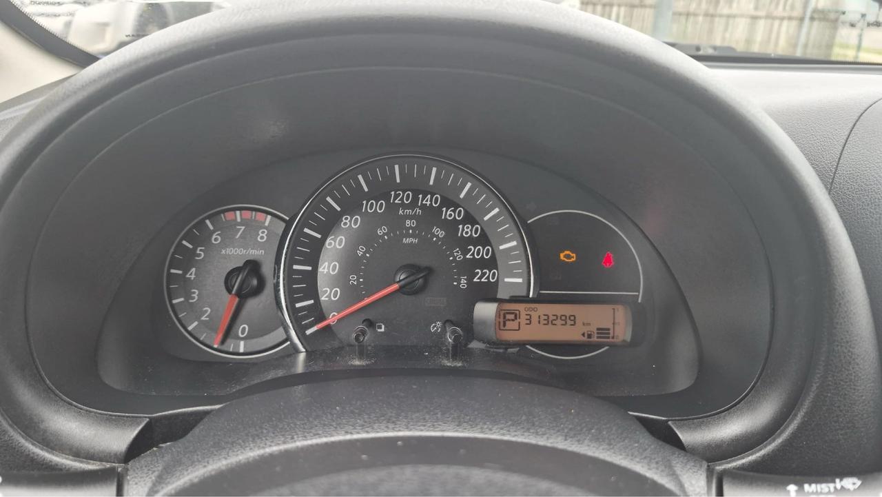 2015 Nissan Micra AS IS, S, NON CVT, RUNS DRIVES GREAT Photo