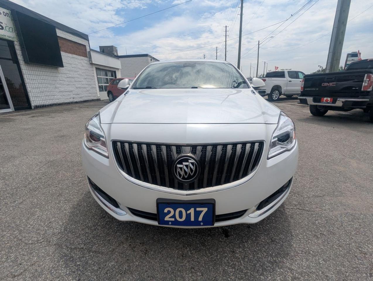 2017 Buick Regal Premium I WITH LEATHER/SUNROOF/NAVIGATION!! Photo