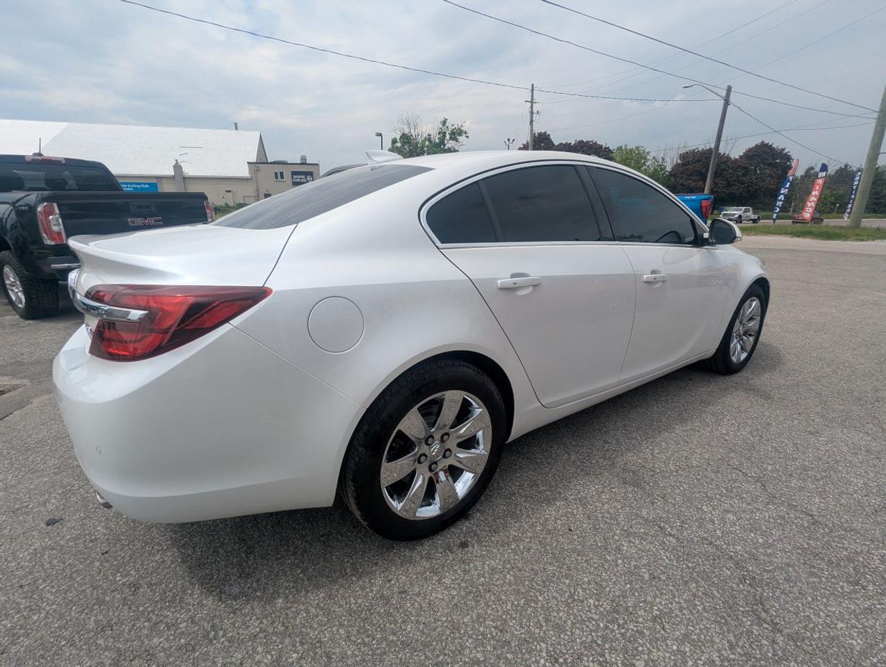 2017 Buick Regal Premium I WITH LEATHER/SUNROOF/NAVIGATION!! Photo