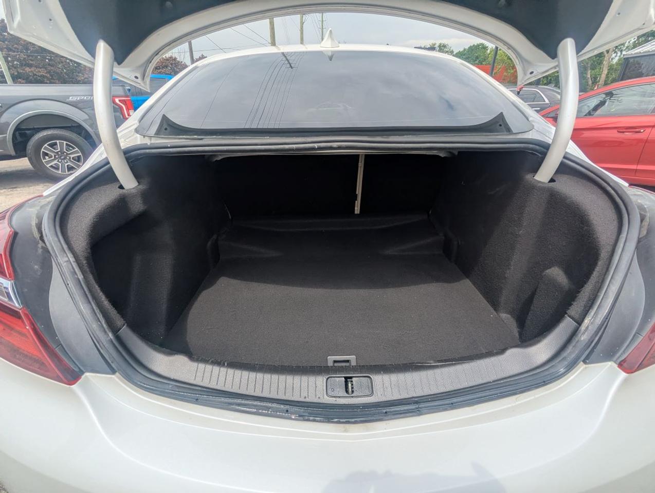 2017 Buick Regal Premium I WITH LEATHER/SUNROOF/NAVIGATION!! Photo