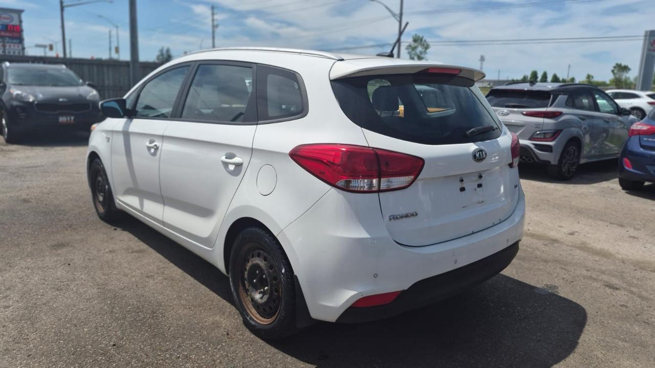 2015 Kia Rondo LX, WELL MAINTAINED, WINTER TIRES, CERTIFIED Photo