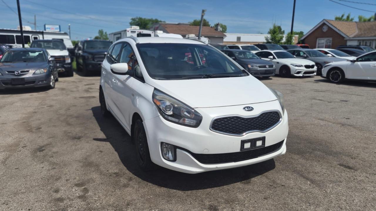 2015 Kia Rondo LX, WELL MAINTAINED, WINTER TIRES, CERTIFIED Photo