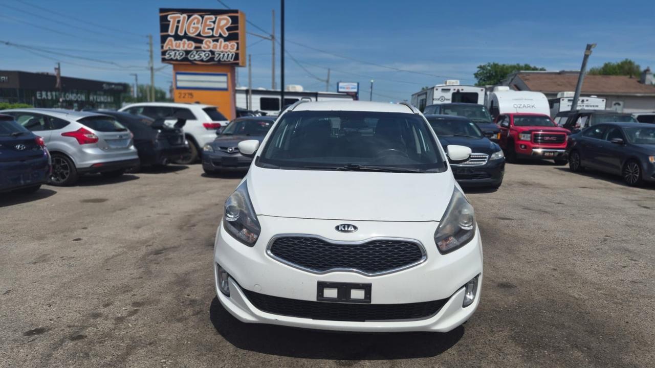 2015 Kia Rondo LX, WELL MAINTAINED, WINTER TIRES, CERTIFIED Photo