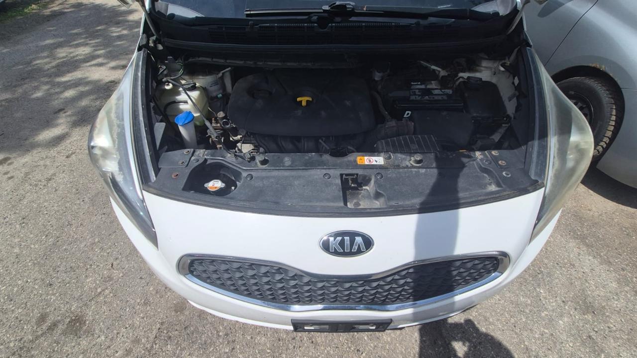 2015 Kia Rondo LX, WELL MAINTAINED, WINTER TIRES, CERTIFIED Photo