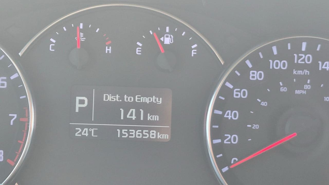 2015 Kia Rondo LX, WELL MAINTAINED, WINTER TIRES, CERTIFIED Photo