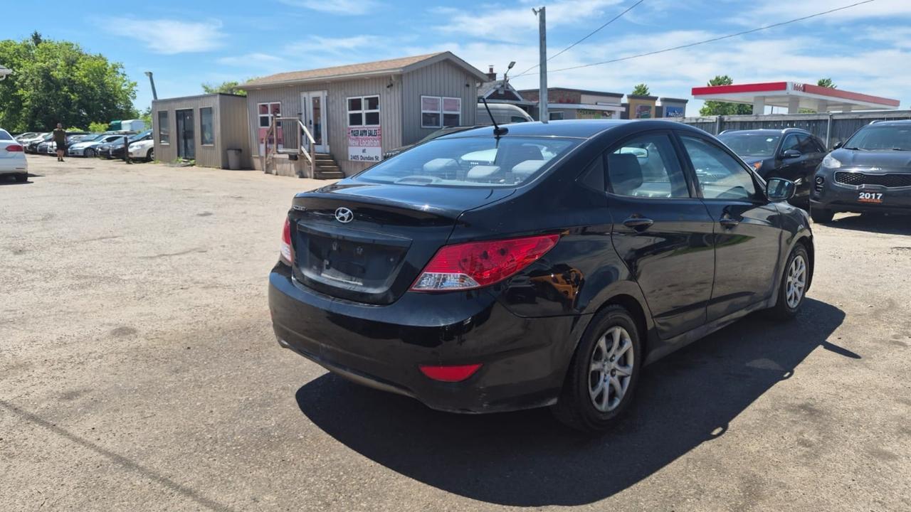 2013 Hyundai Accent GL Photo