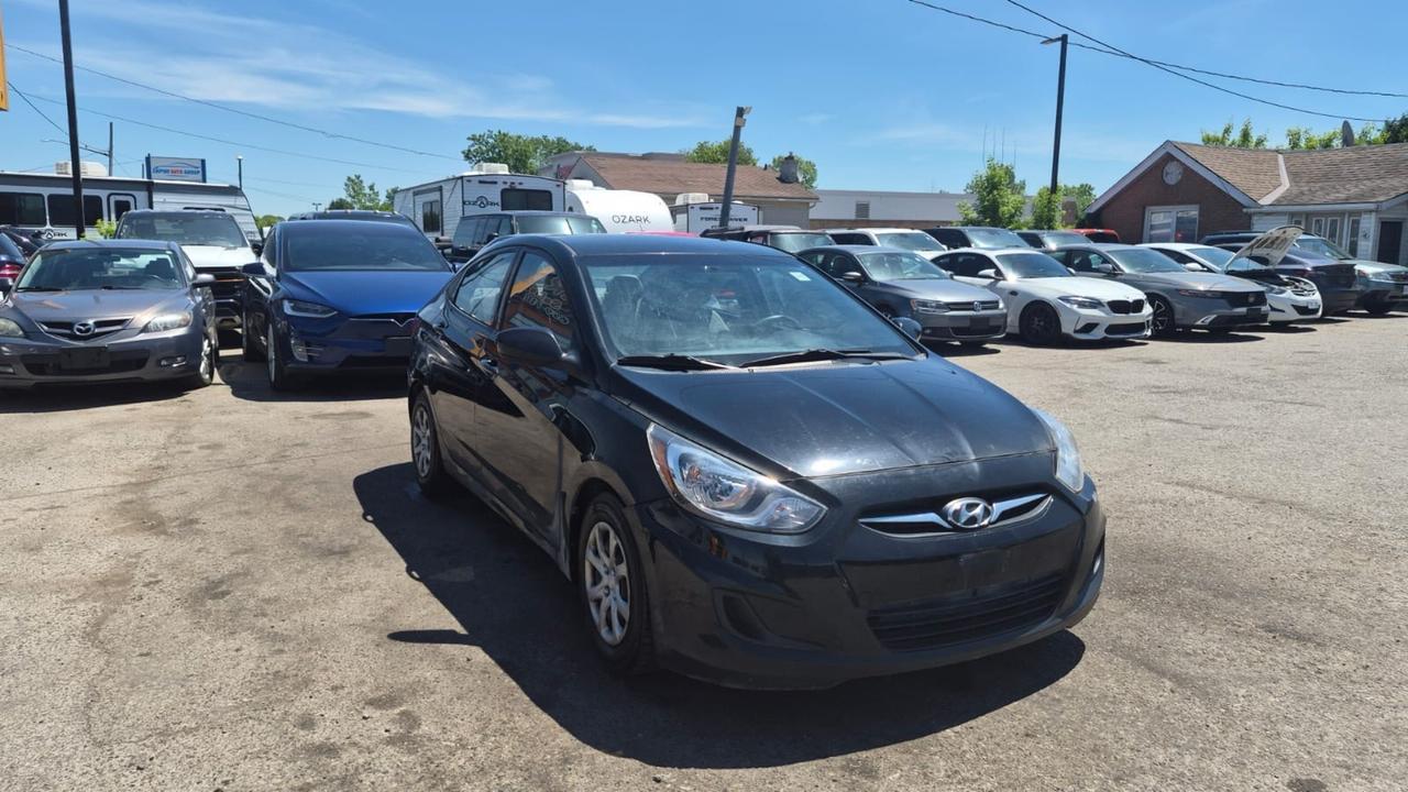 2013 Hyundai Accent GL Photo