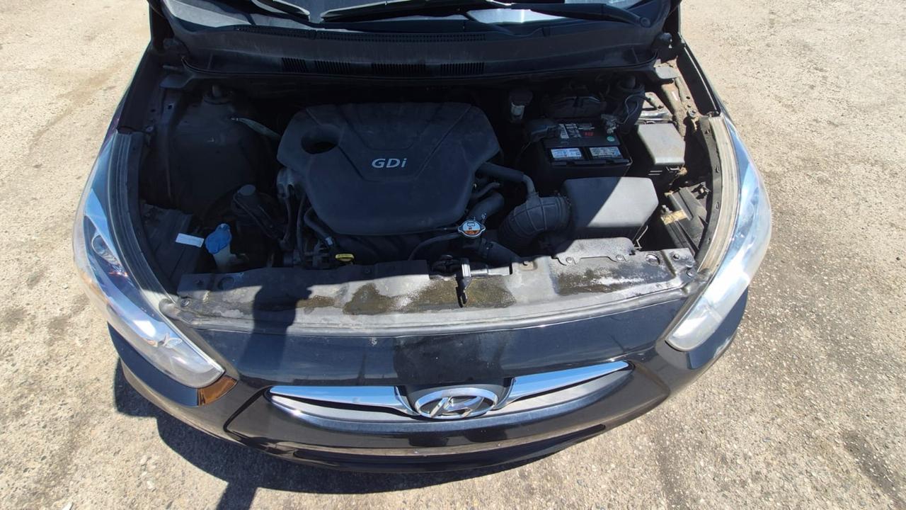 2013 Hyundai Accent GL Photo