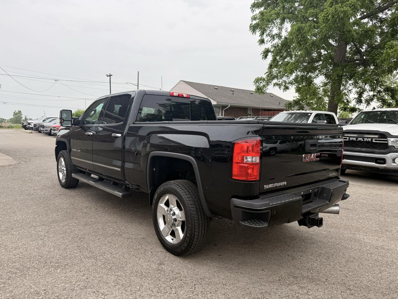 2016 GMC Sierra 2500 Denali | Duramax Diesel | Clean CARFAX Photo4