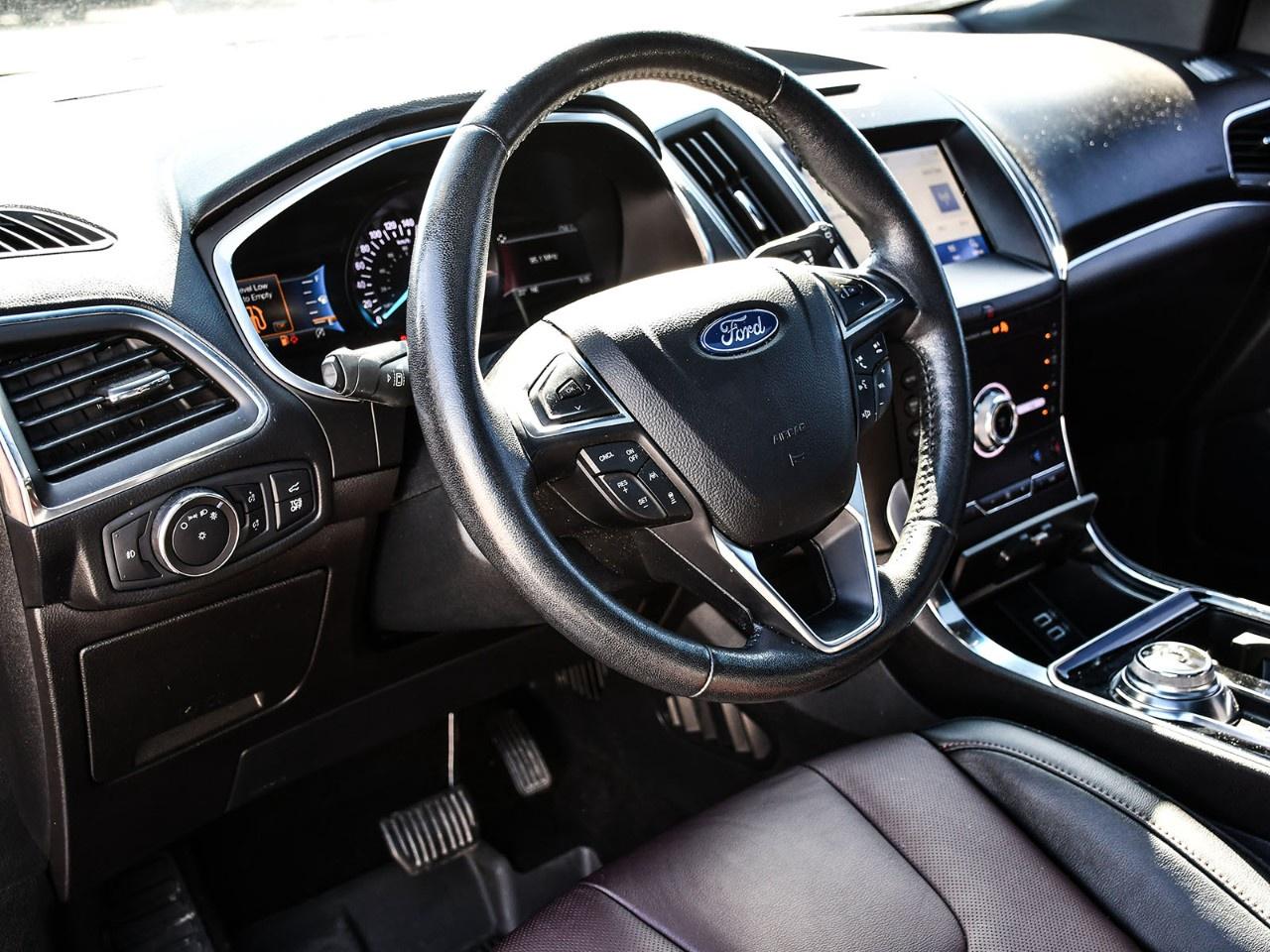 2020 Ford Edge Titanium AWD Photo