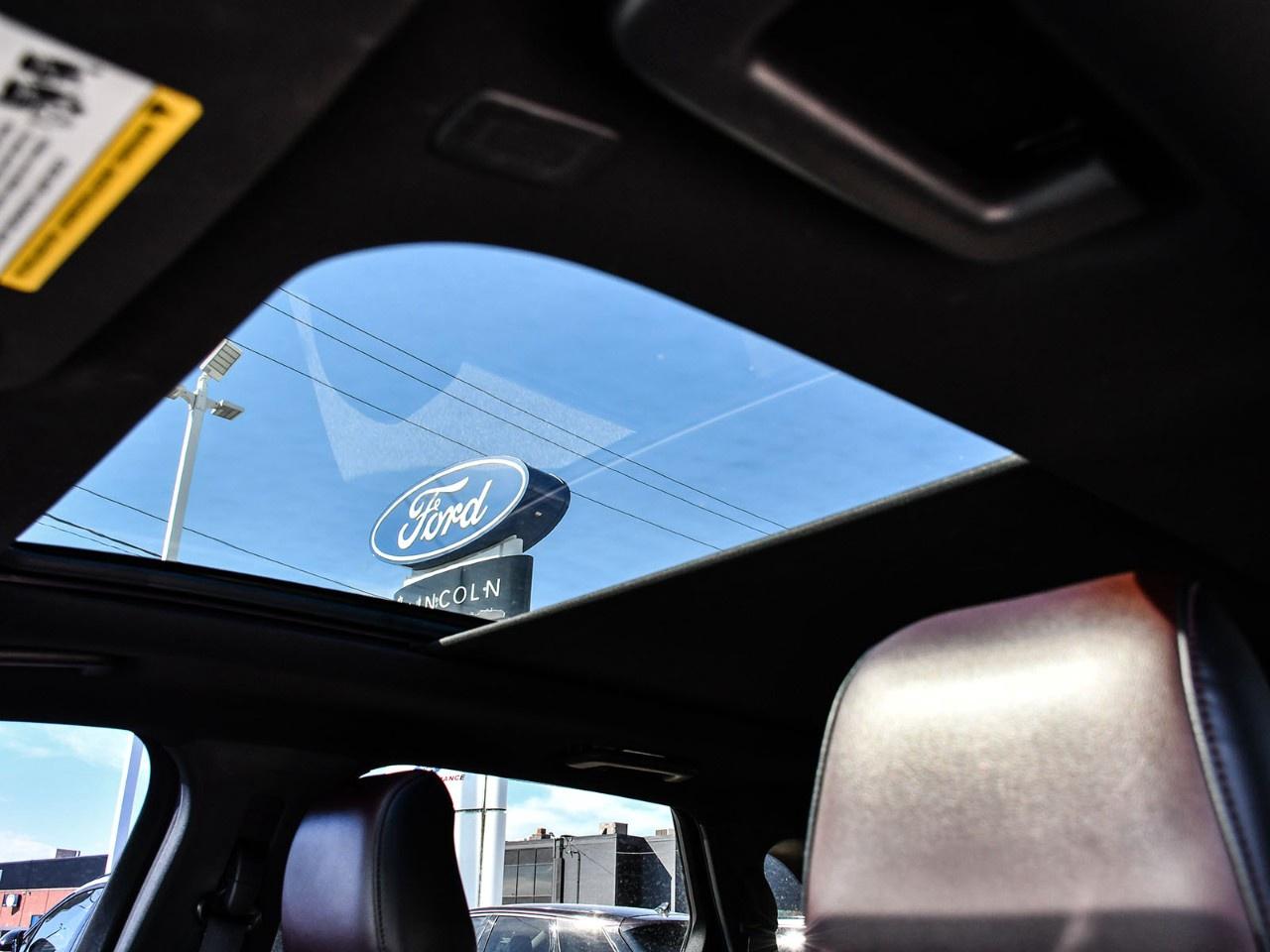 2020 Ford Edge Titanium AWD Photo