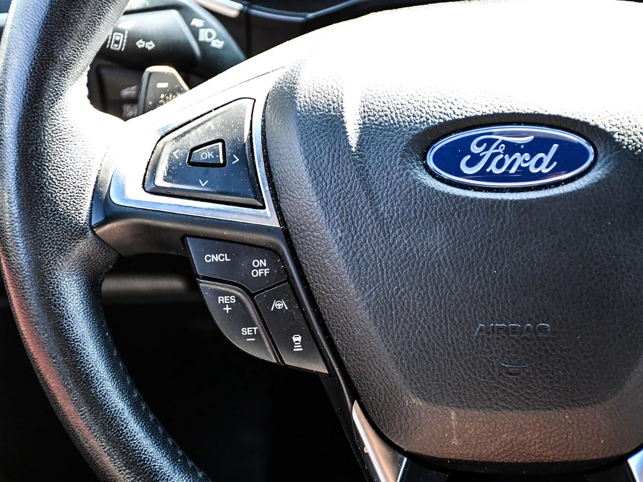 2020 Ford Edge Titanium AWD Photo