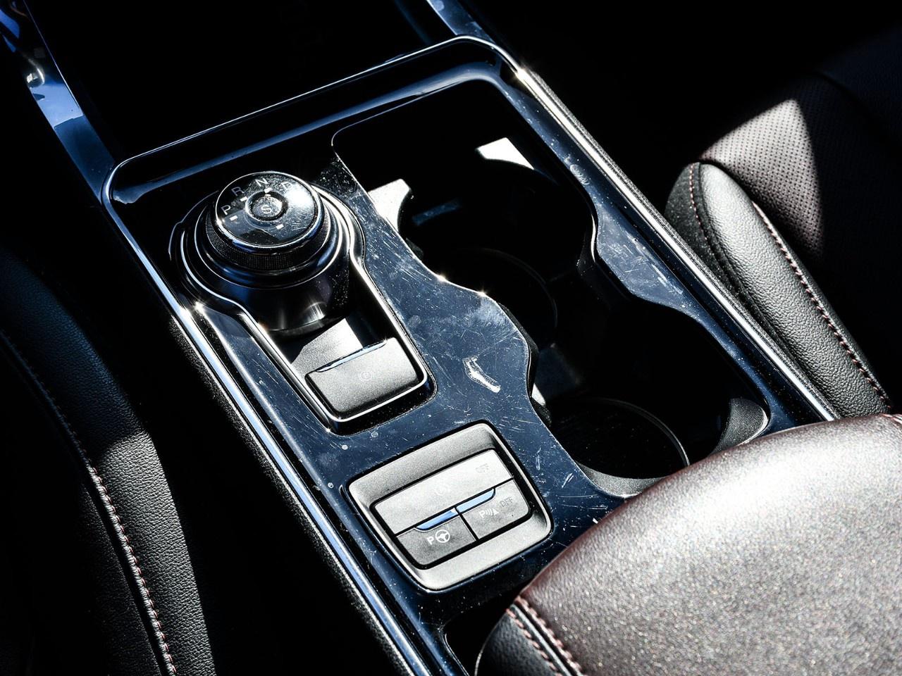 2020 Ford Edge Titanium AWD Photo