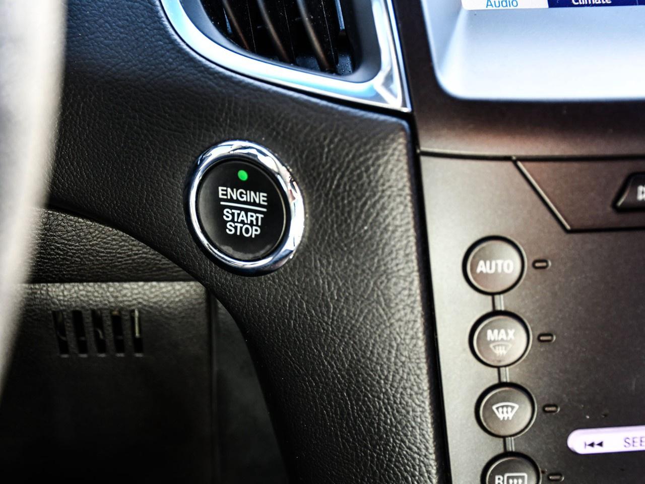 2020 Ford Edge Titanium AWD Photo