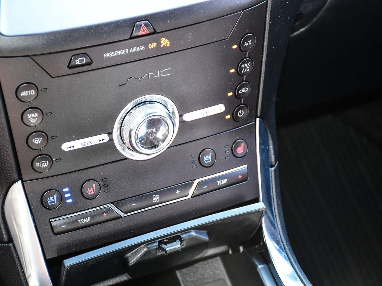 2020 Ford Edge Titanium AWD Photo