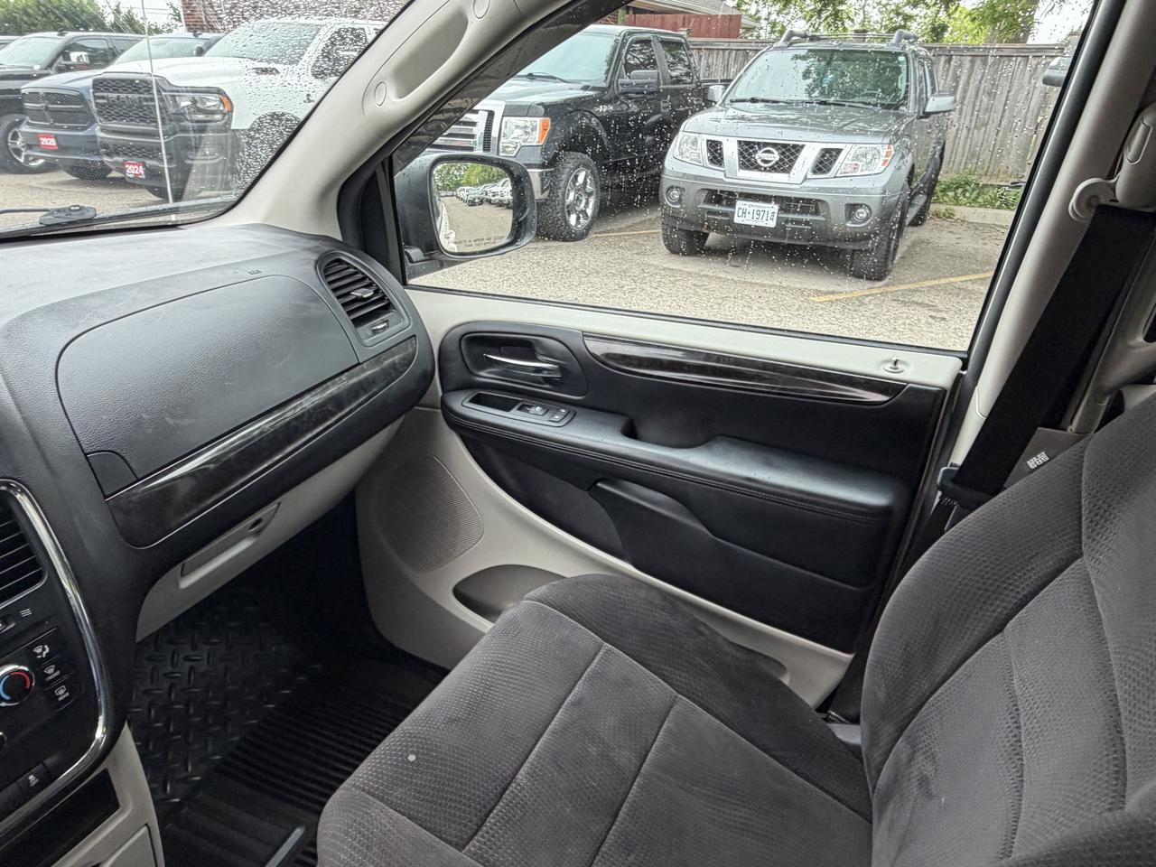 2013 Dodge Grand Caravan SXT | Clean CARFAX Photo