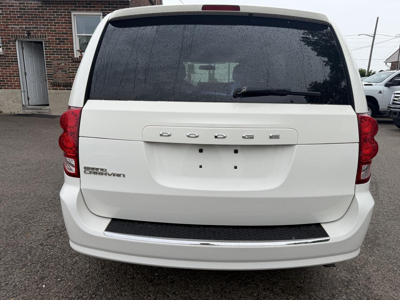 2013 Dodge Grand Caravan SXT | Clean CARFAX Photo