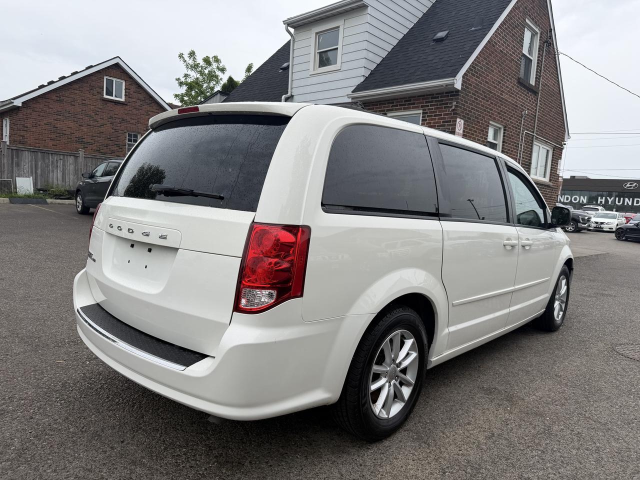 2013 Dodge Grand Caravan SXT | Clean CARFAX Photo