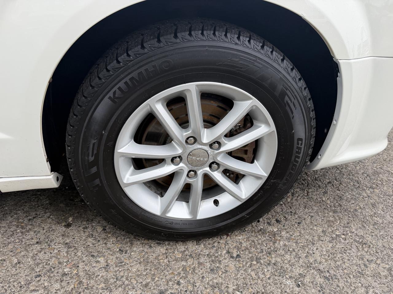 2013 Dodge Grand Caravan SXT | Clean CARFAX Photo