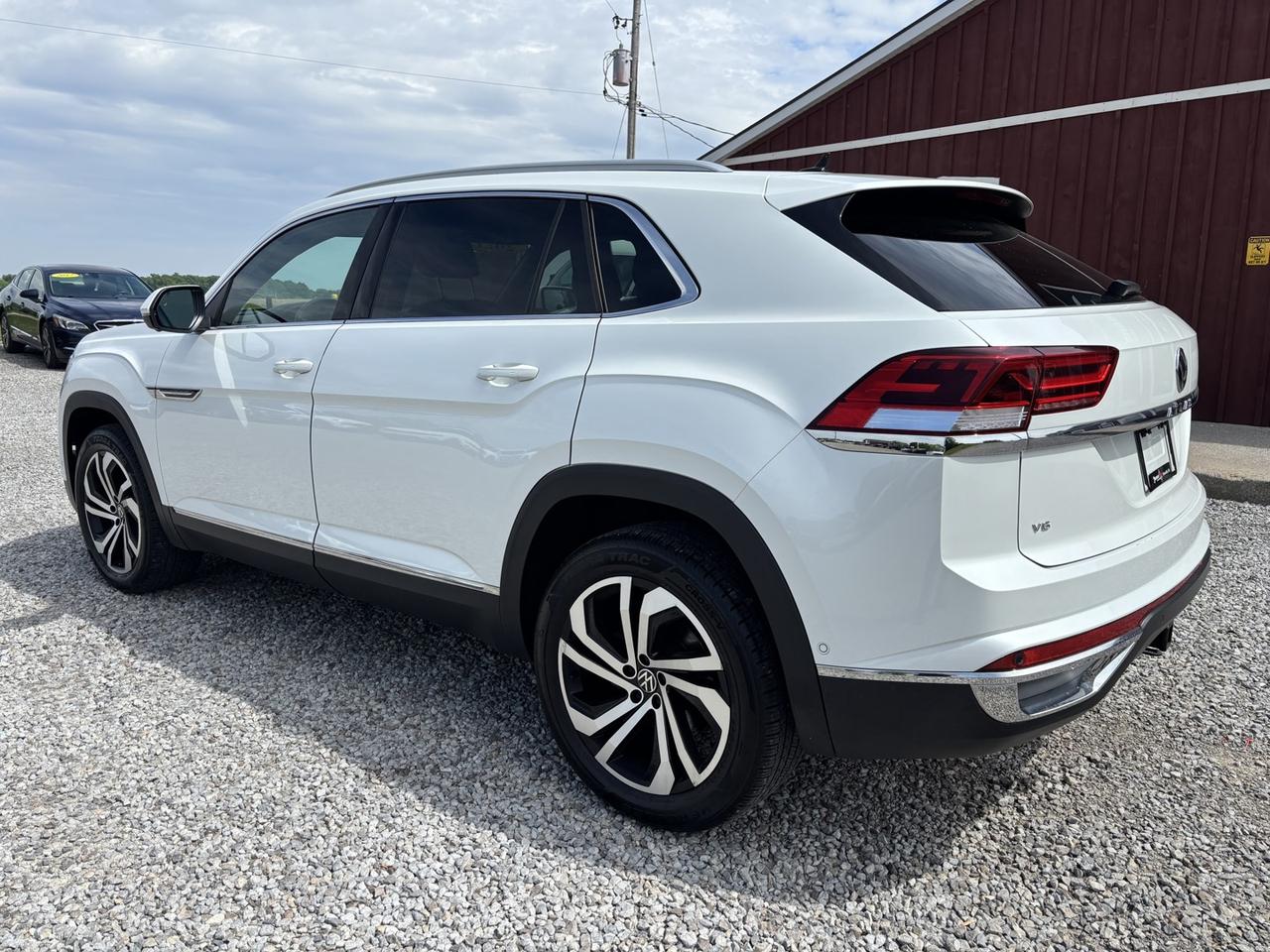 2021 Volkswagen Atlas Cross Sport Highline ~Exec. Line~ Photo2