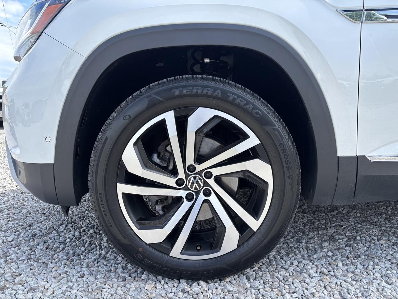 2021 Volkswagen Atlas Cross Sport Highline ~Exec. Line~ Photo