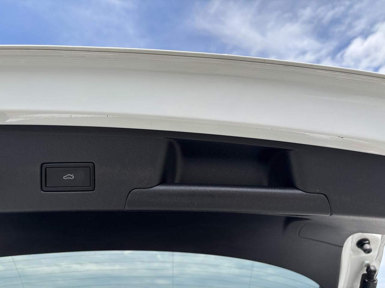 2021 Volkswagen Atlas Cross Sport Highline ~Exec. Line~ Photo