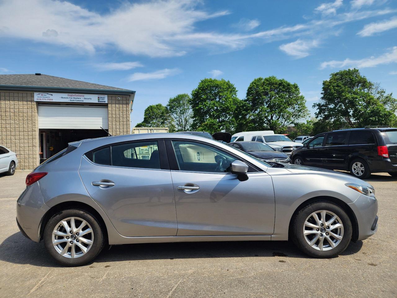 2015 Mazda MAZDA3 GS l One Owner l Low Km l Clean Carfax Photo3