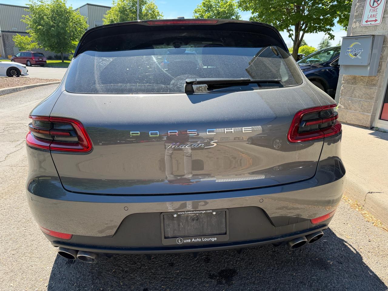 2016 Porsche Macan S AWD!! BOSE AUDIO, CARPLAY, 14-WAY POWER SEATS! Photo