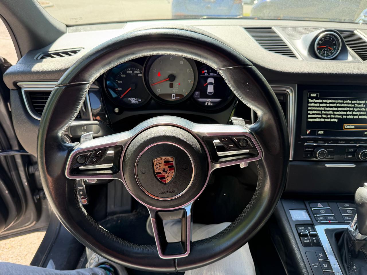 2016 Porsche Macan S AWD!! BOSE AUDIO, CARPLAY, 14-WAY POWER SEATS! Photo