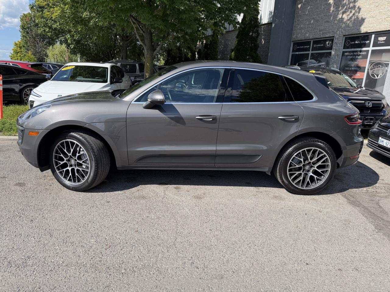 2016 Porsche Macan S AWD!! BOSE AUDIO, CARPLAY, 14-WAY POWER SEATS! - Photo #3