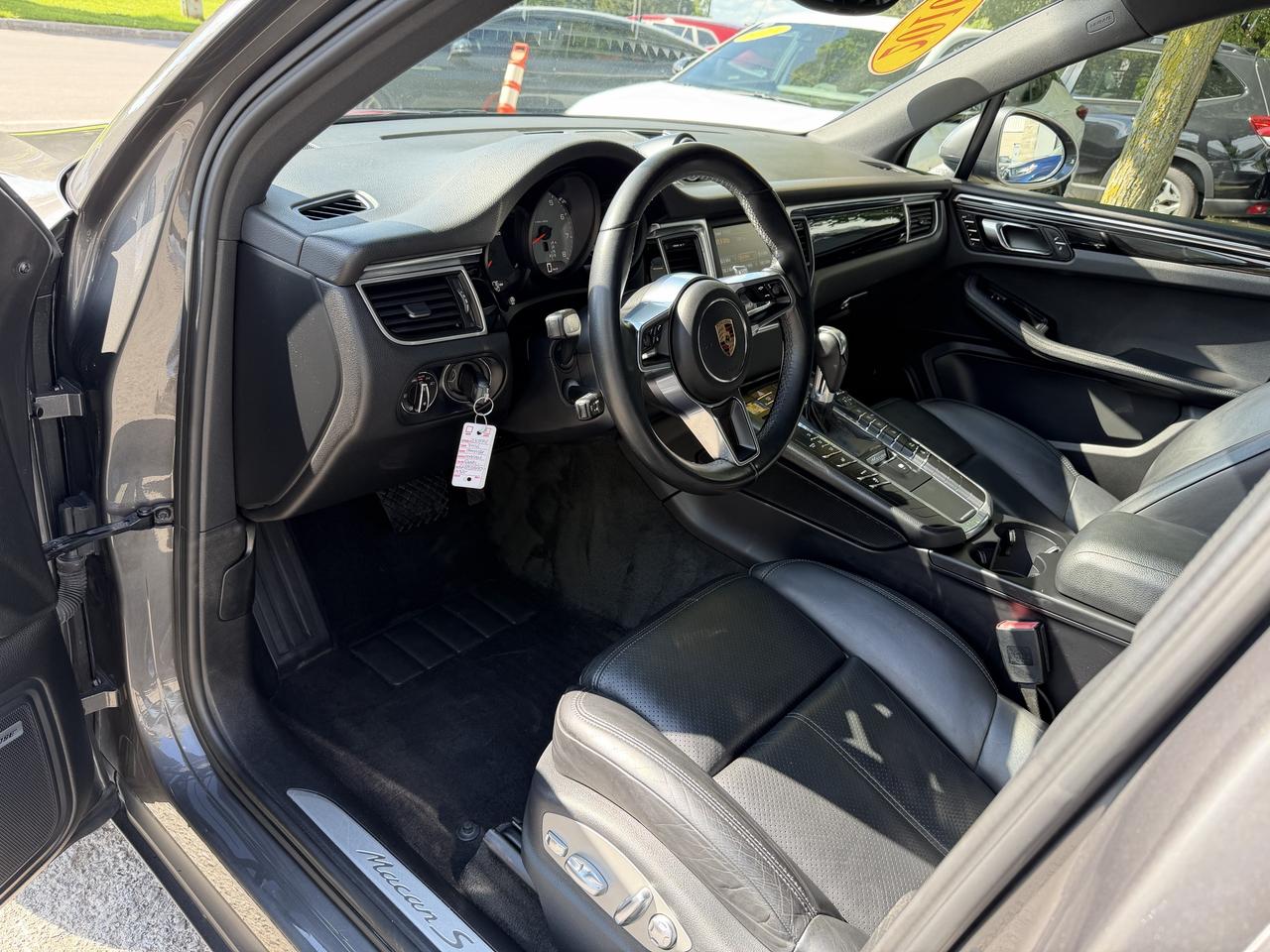 2016 Porsche Macan S AWD!! BOSE AUDIO, CARPLAY, 14-WAY POWER SEATS! - Photo #18