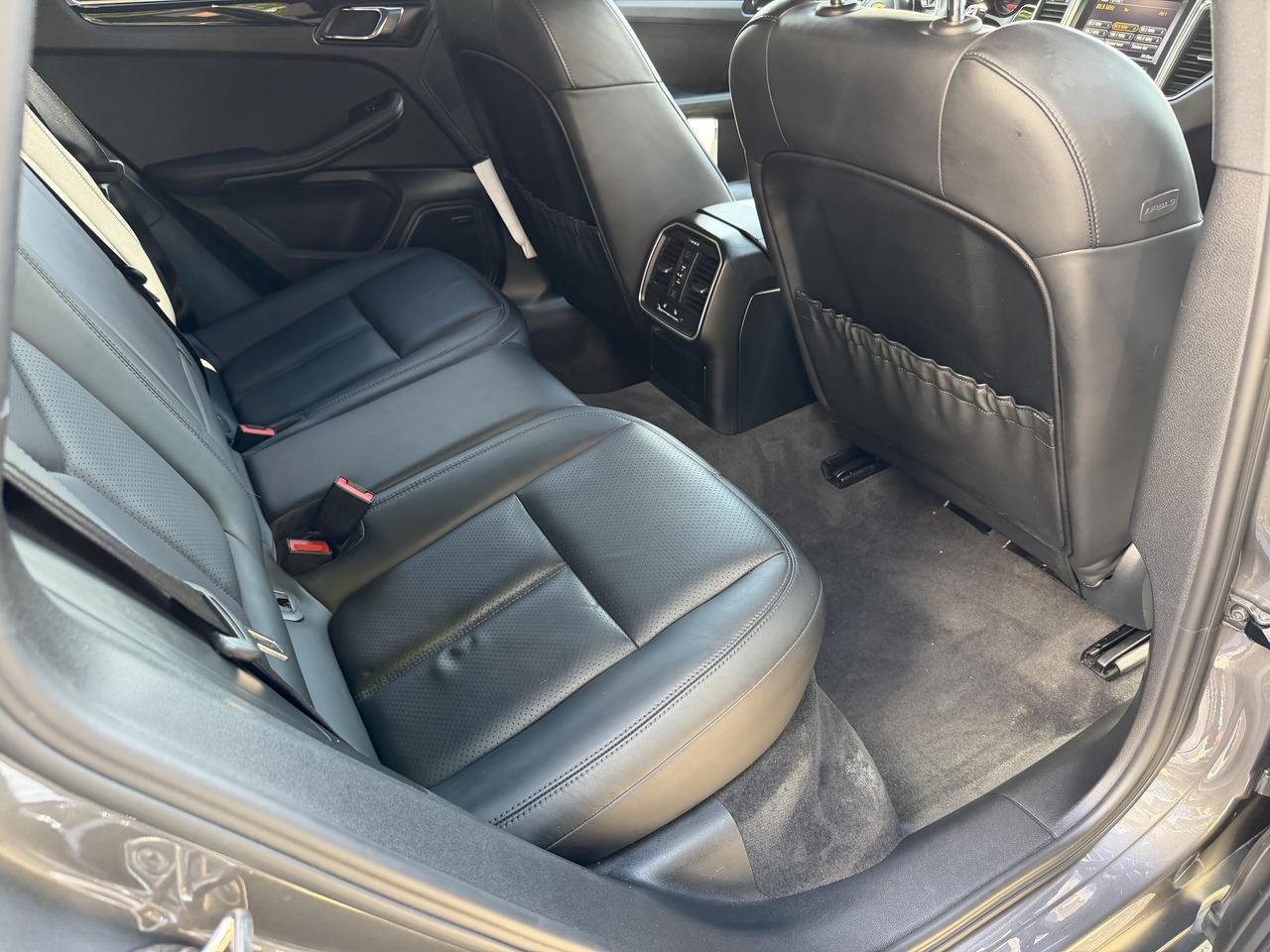 2016 Porsche Macan S AWD!! BOSE AUDIO, CARPLAY, 14-WAY POWER SEATS! - Photo #40