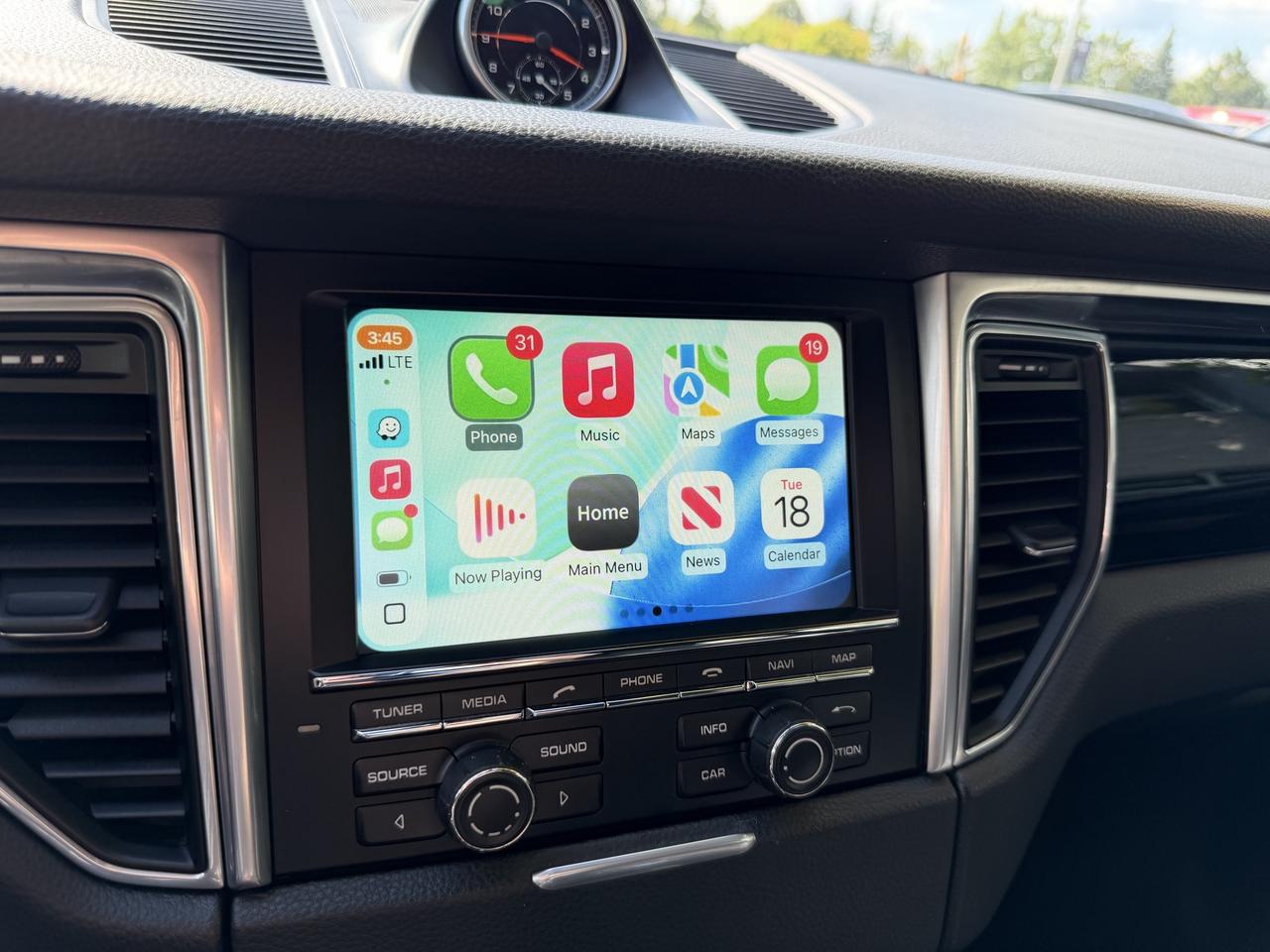 2016 Porsche Macan S AWD!! BOSE AUDIO, CARPLAY, 14-WAY POWER SEATS! - Photo #28