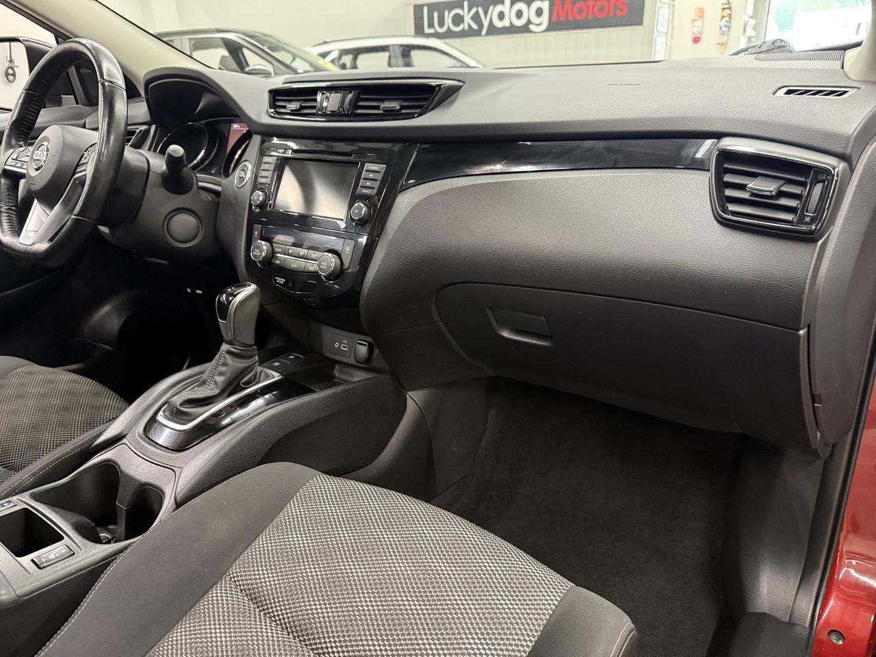 2021 Nissan Qashqai SV Photo