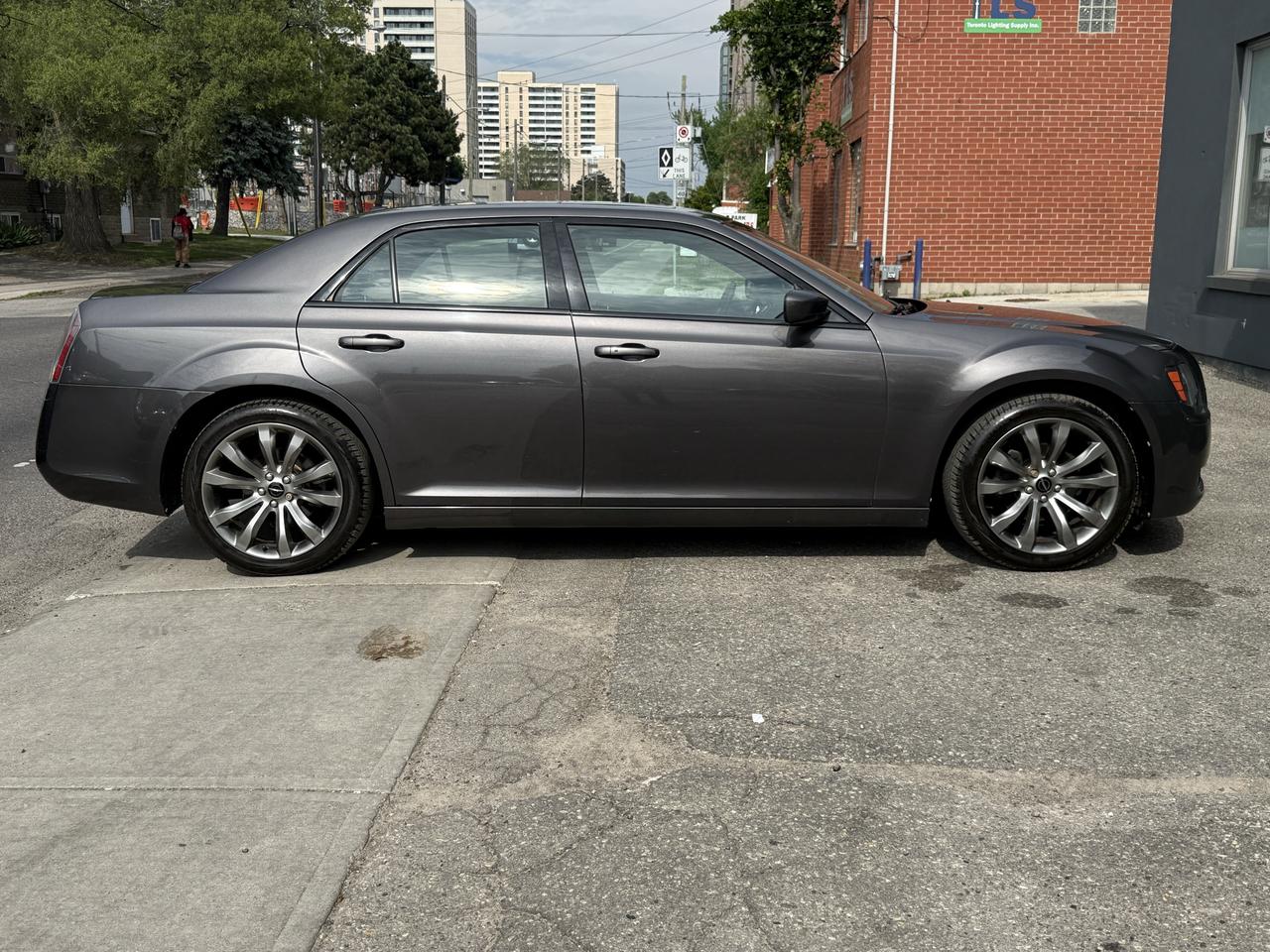2014 Chrysler 300 300S Photo