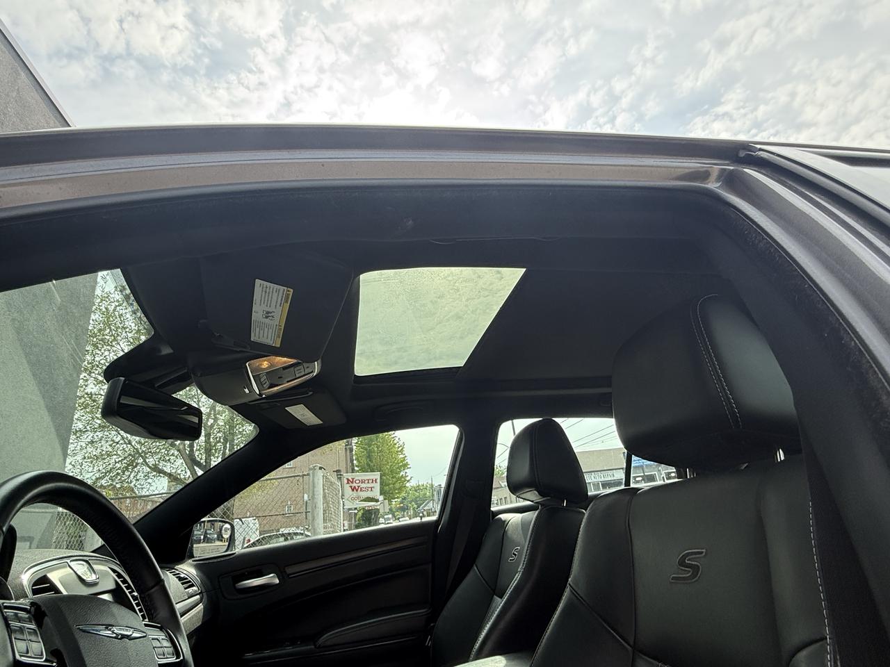 2014 Chrysler 300 300S Photo