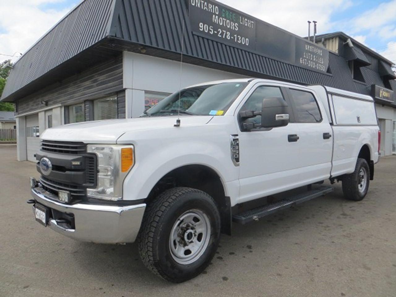 2017 Ford SUPER DUTY F-350 SRW CERTIFIED, 4X4, SUPER CREW, 8 FT BOX, LOCKING DIFF Photo
