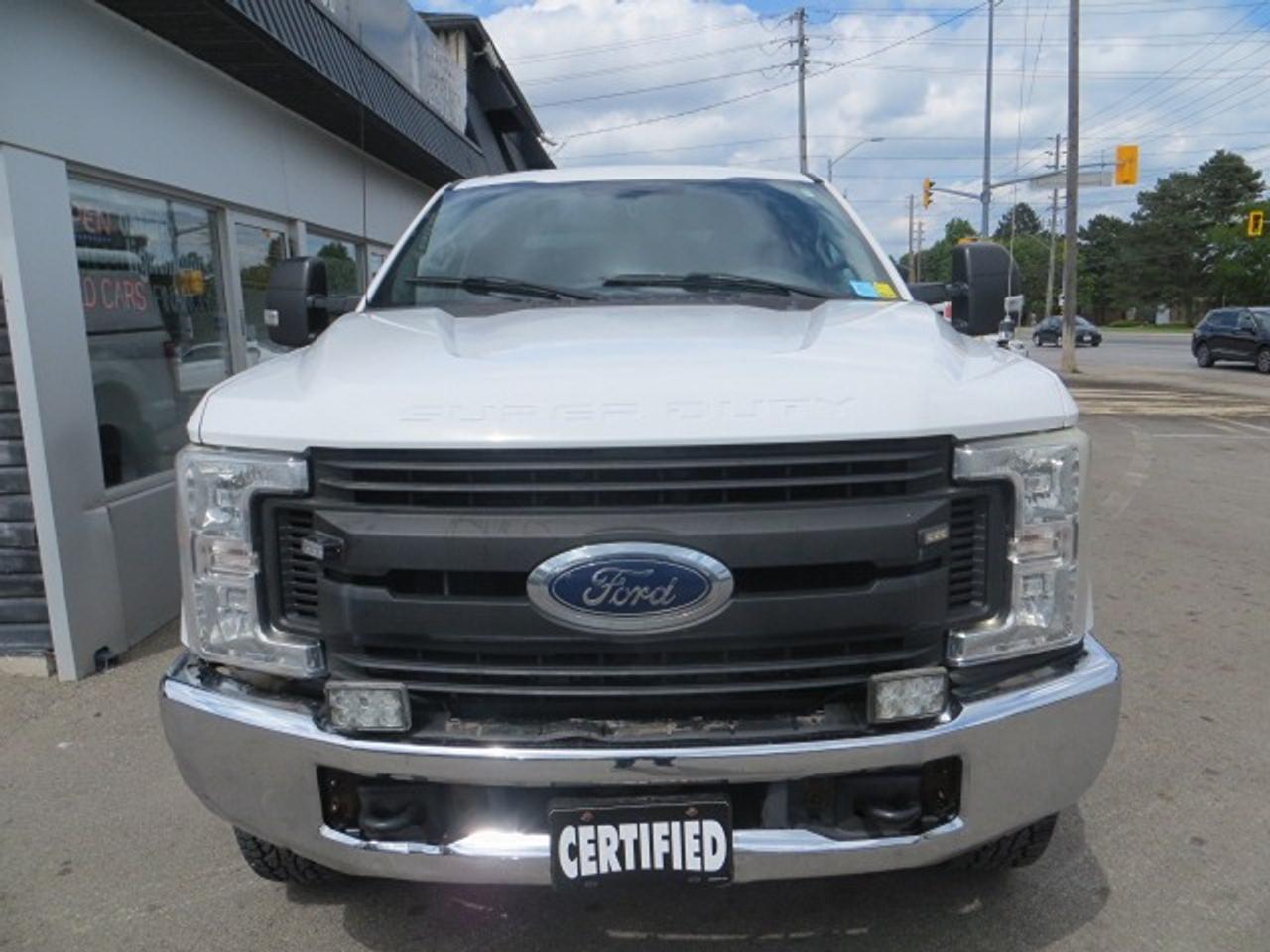 2017 Ford SUPER DUTY F-350 SRW CERTIFIED, 4X4, SUPER CREW, 8 FT BOX, LOCKING DIFF Photo