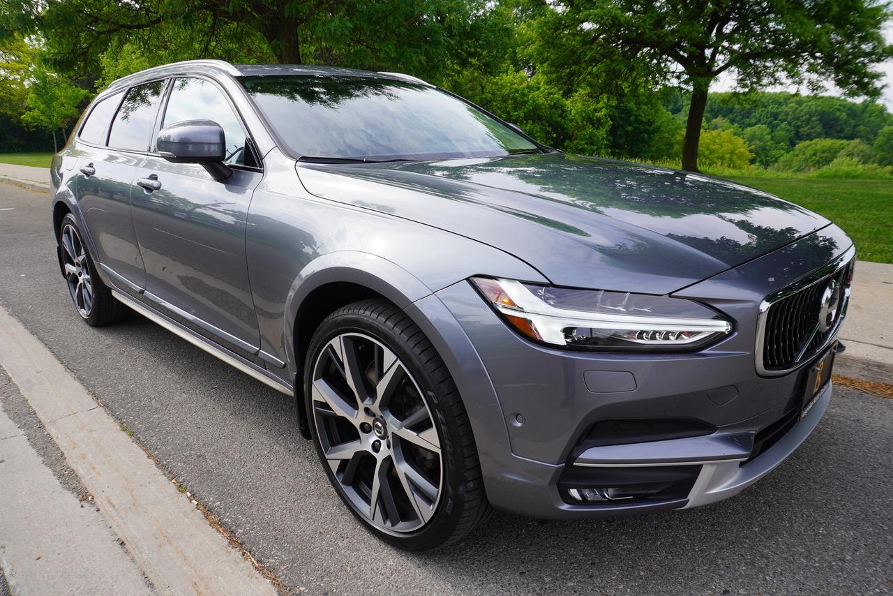 2019 Volvo V90 ONE OWNER / LUXURY / ADVENTURE / PRACTICALITY Photo