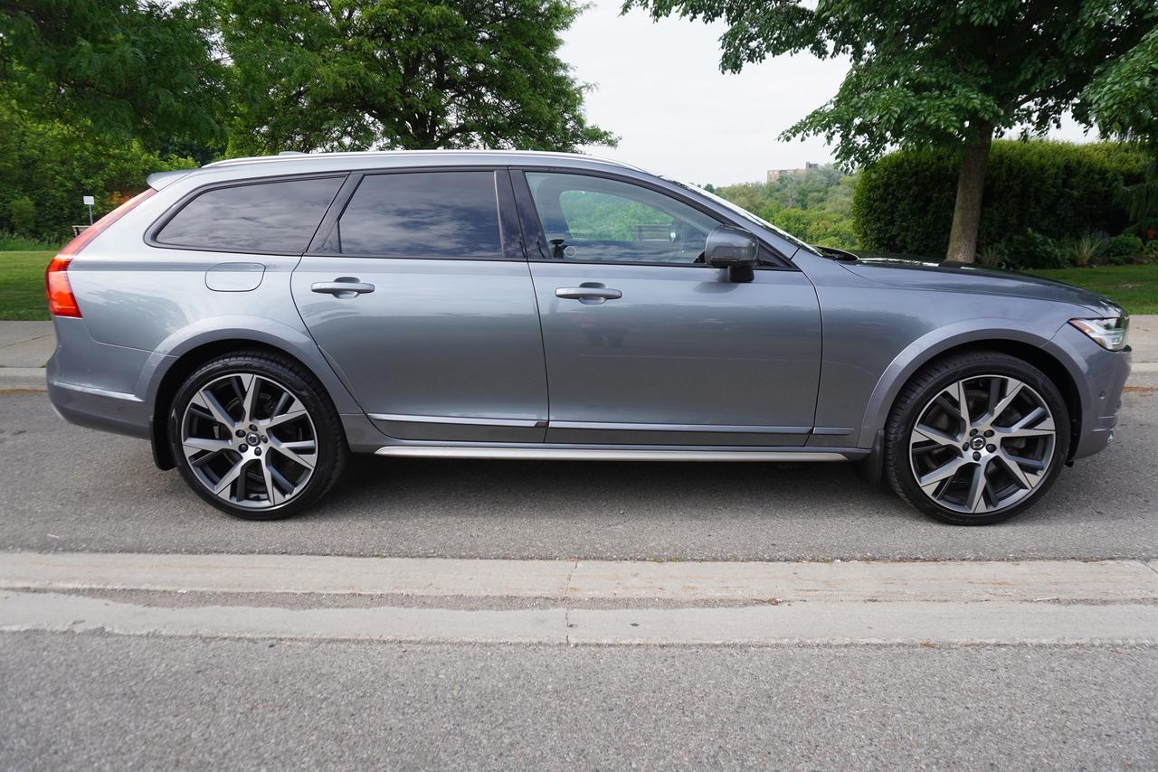2019 Volvo V90 ONE OWNER / LUXURY / ADVENTURE / PRACTICALITY Photo4