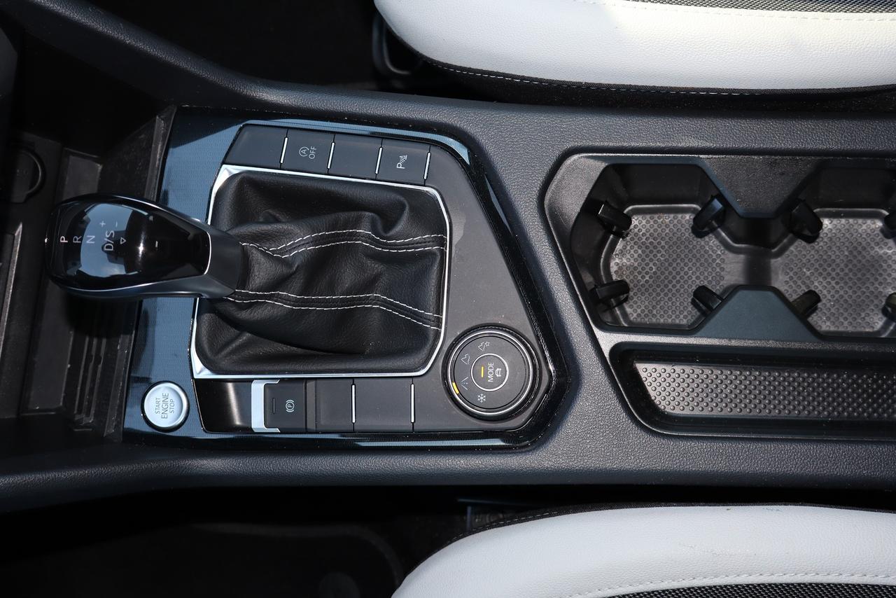 2025 Volkswagen Taos Comfortline 4Motion Photo