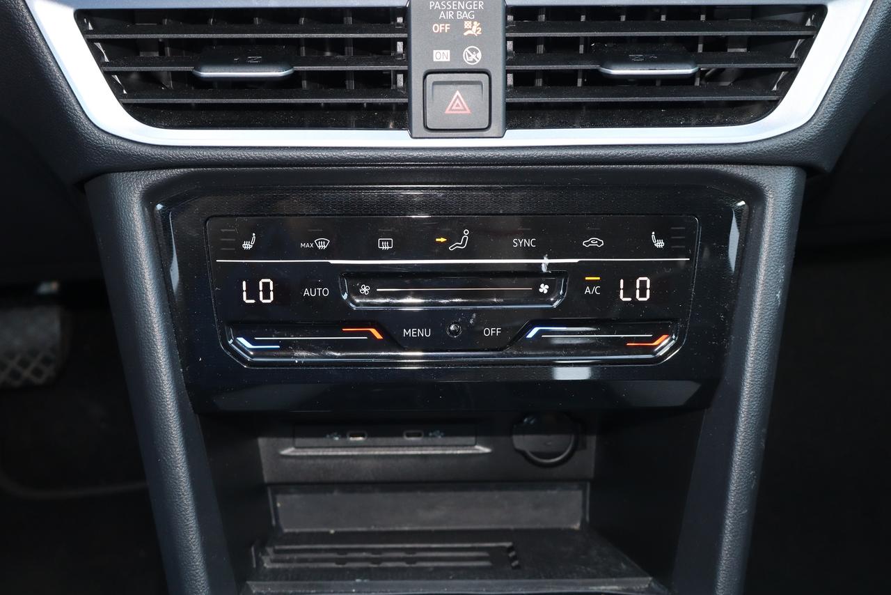 2025 Volkswagen Taos Comfortline 4Motion Photo