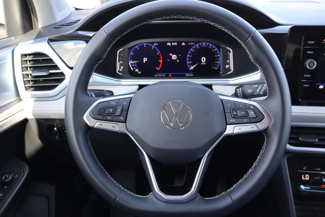 2025 Volkswagen Taos Comfortline 4Motion Photo