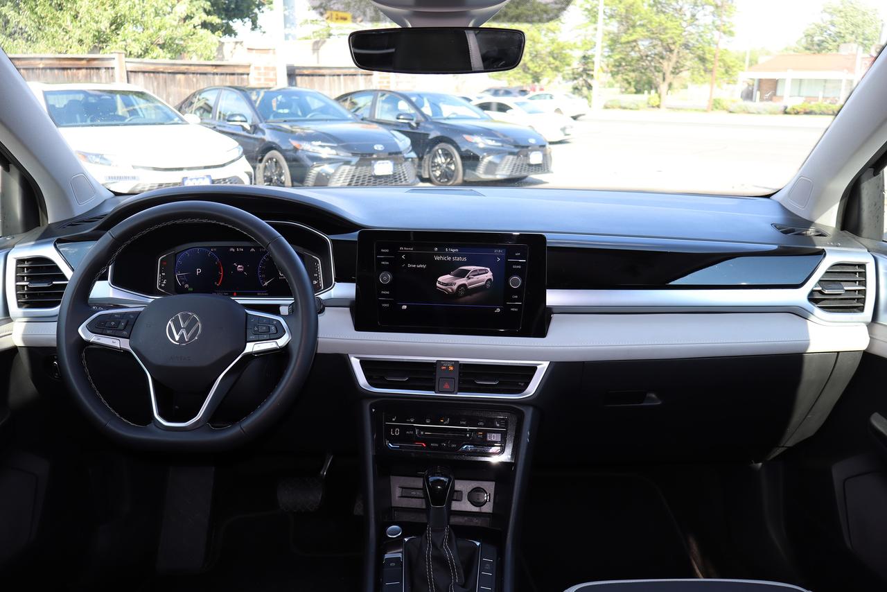 2025 Volkswagen Taos Comfortline 4Motion Photo
