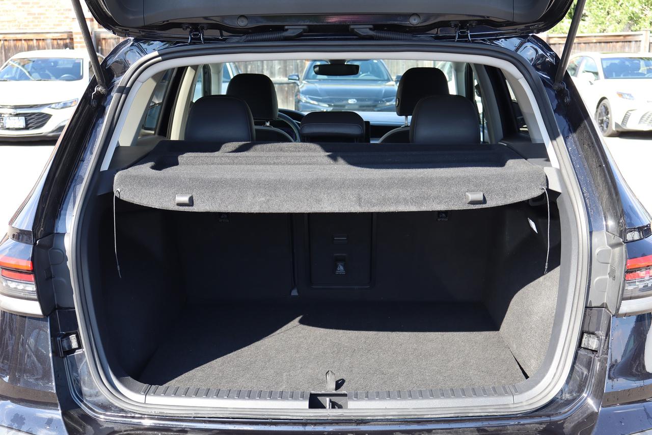 2025 Volkswagen Taos Comfortline 4Motion Photo