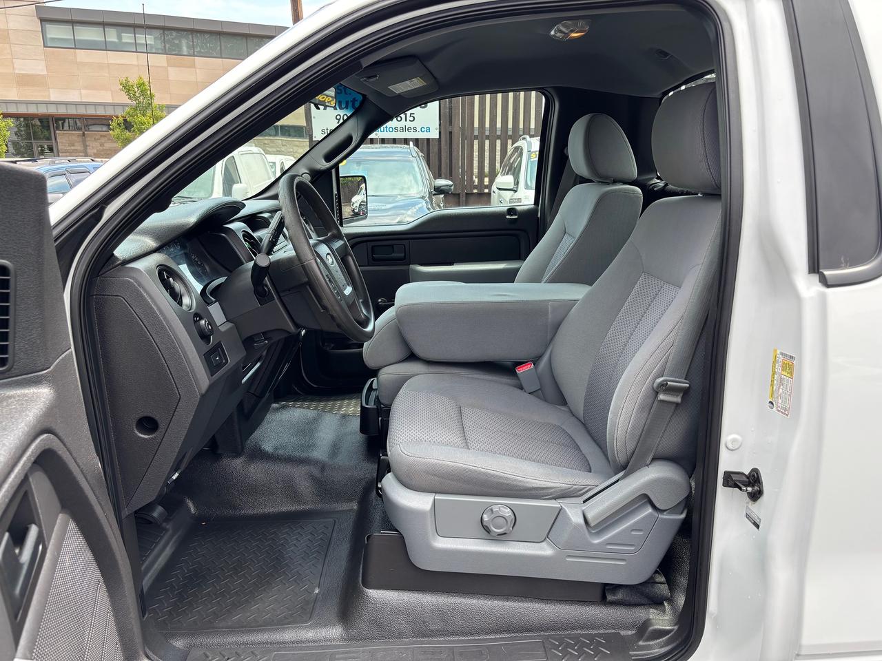 2013 Ford F-150 XL Photo