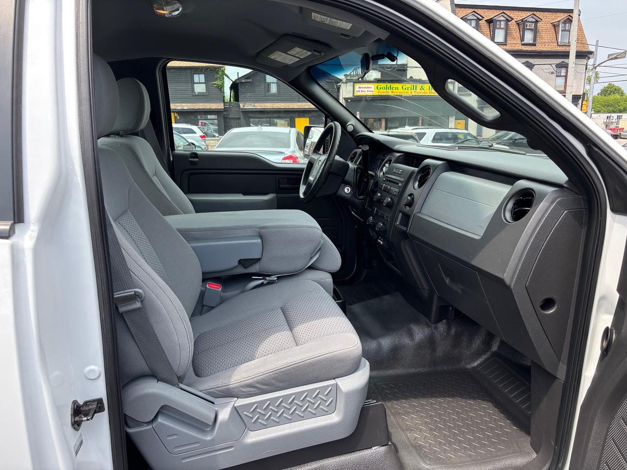 2013 Ford F-150 XL Photo