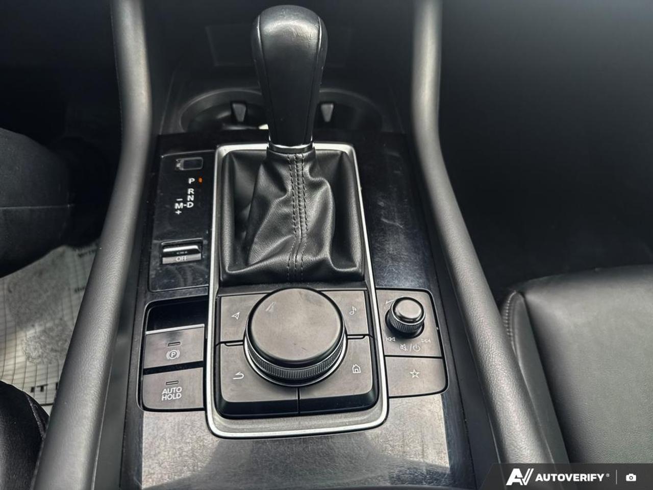 2019 Mazda MAZDA3 GS LUXURY / AWD / LEATHER / ROOF / HTD SEATS / Photo