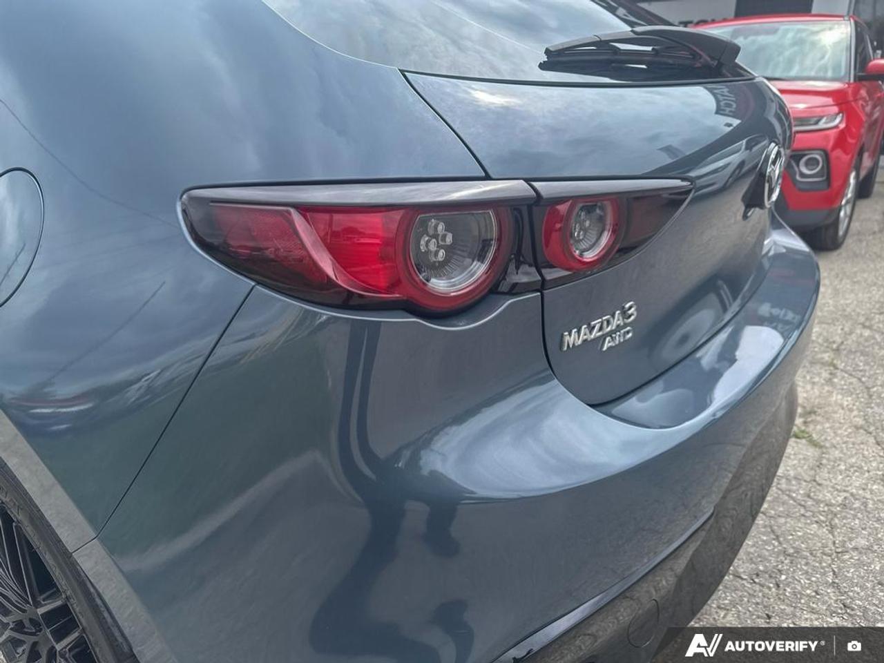2019 Mazda MAZDA3 GS LUXURY / AWD / LEATHER / ROOF / HTD SEATS / Photo
