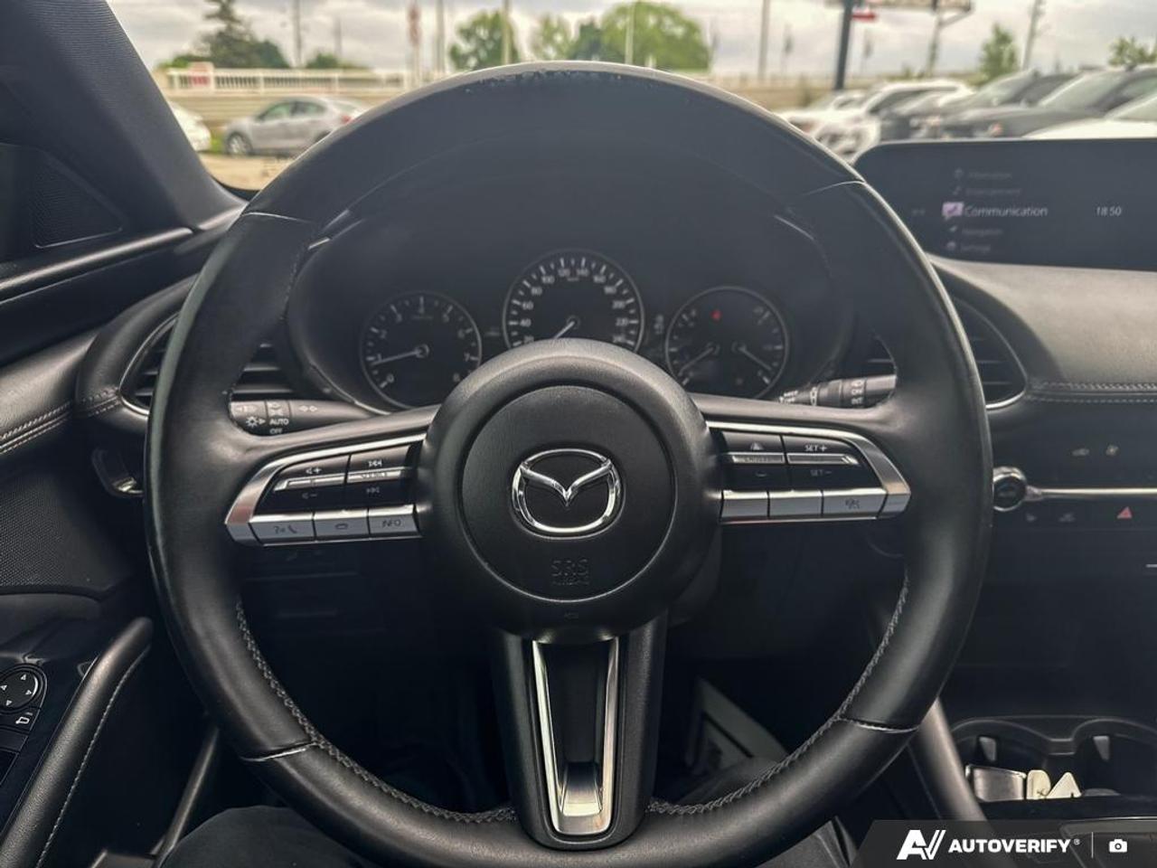 2019 Mazda MAZDA3 GS LUXURY / AWD / LEATHER / ROOF / HTD SEATS / Photo